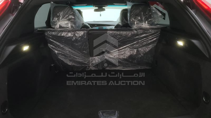 VIN: 1GYFZDR46KF200761 Auction: EmiratesAuction Lot: 421576 VIN: 1GYFZDR46KF200761 Cadillac XT 4 2019 RED Photo 37