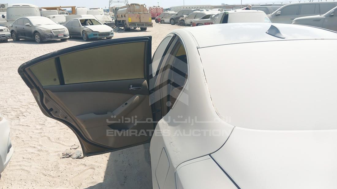 نيسان التيما 2008 — الباب الخلفي الأيسر — صورة 18