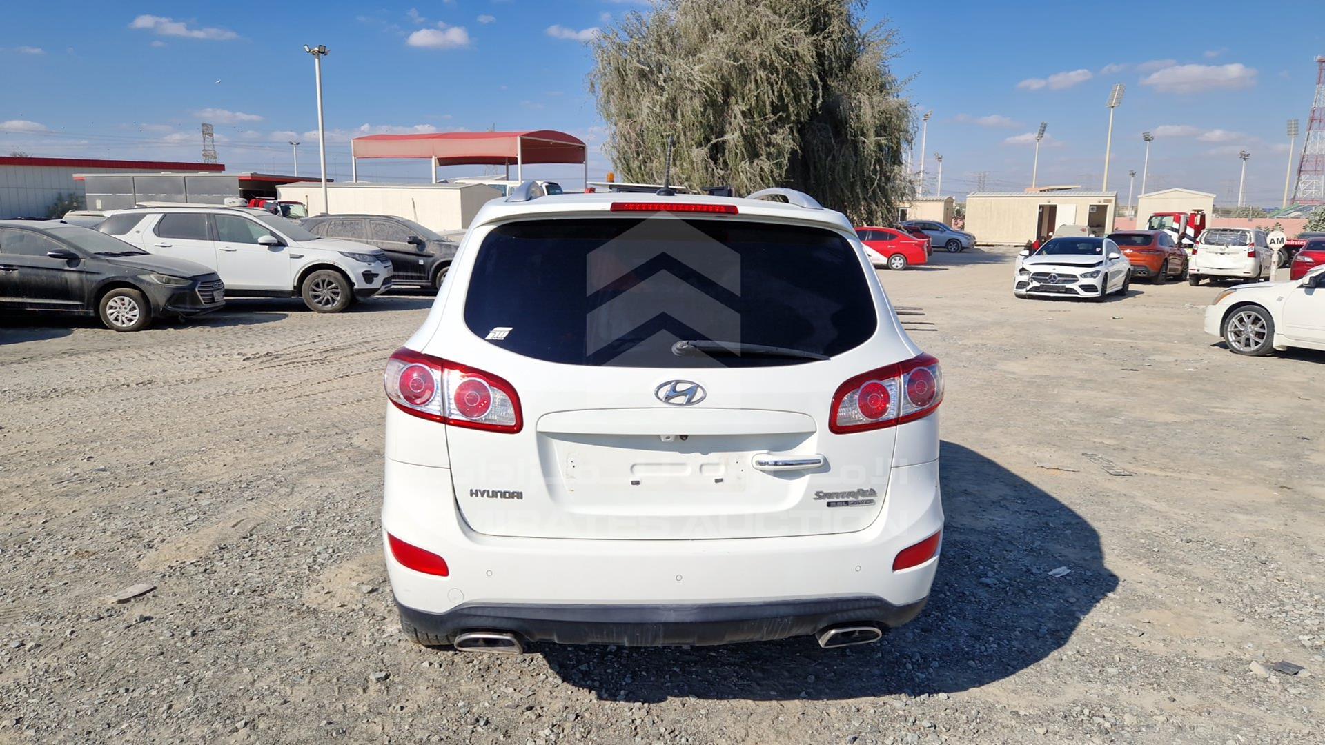 2011 HYUNDAI SANTA FE VIN: KMHSH81G6BU721605