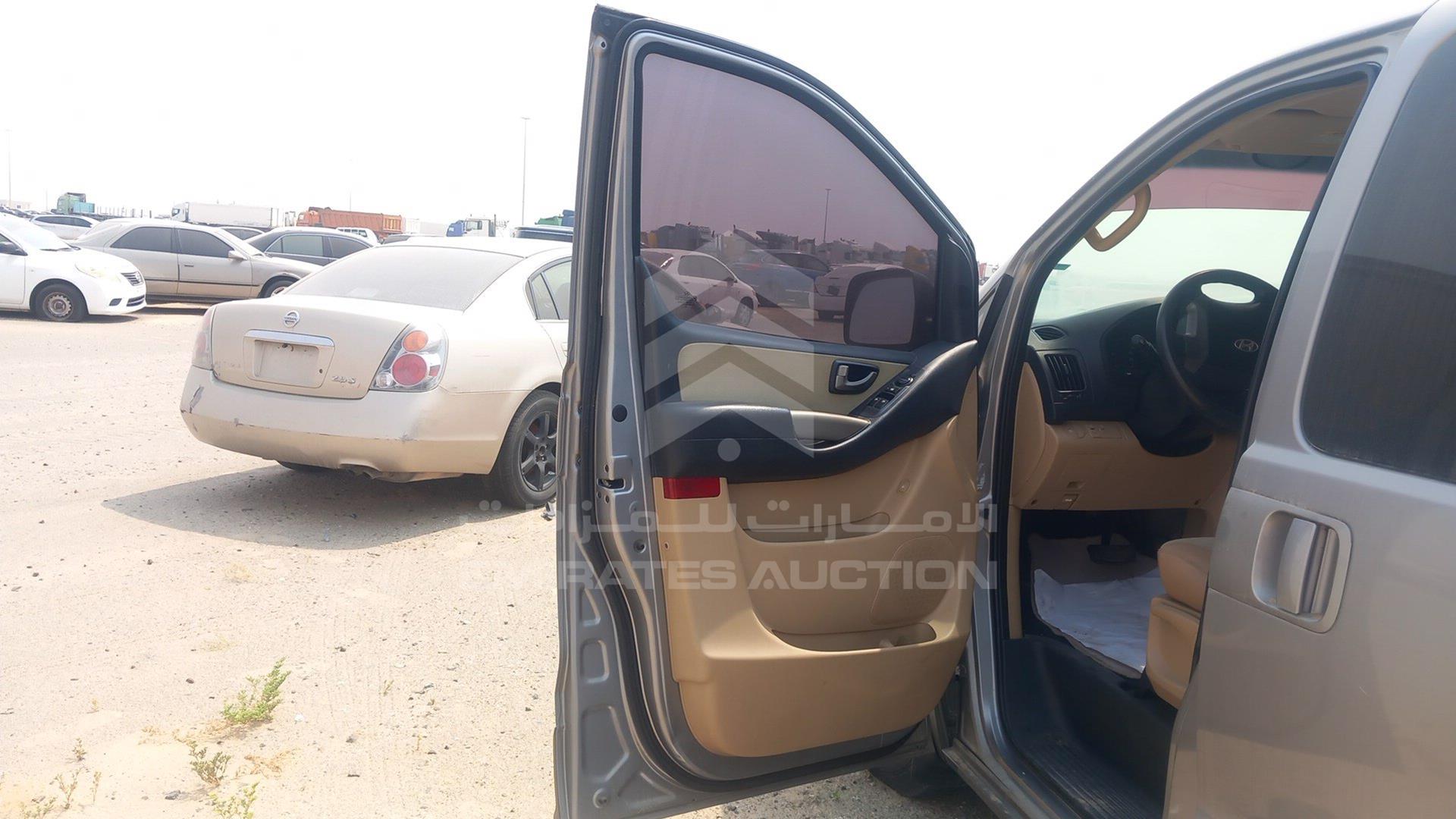2012 HYUNDAI H1 VIN: KMHWH81R3CU337401