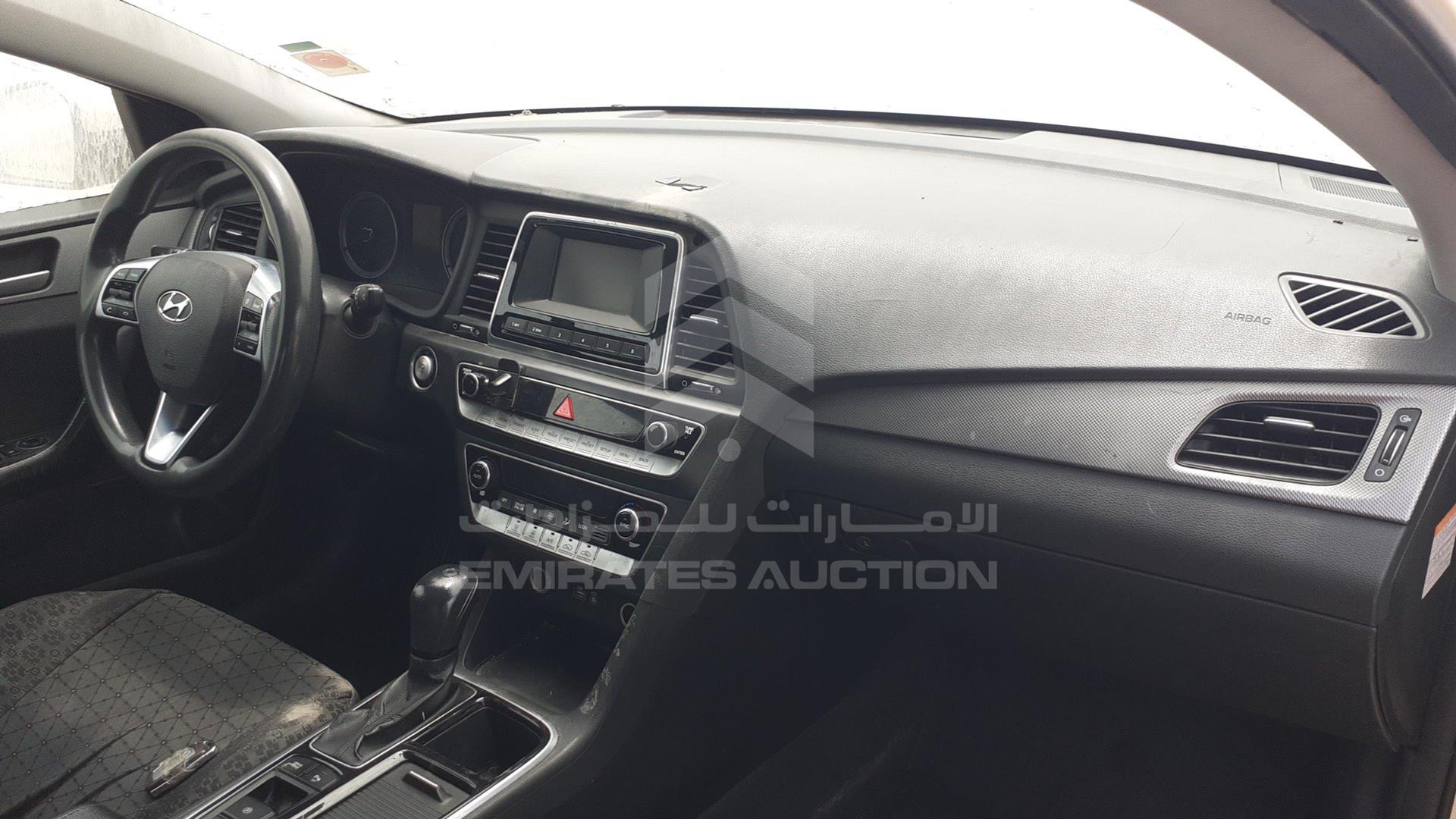 2019 HYUNDAI SONATA VIN: KMHE24130KA092672