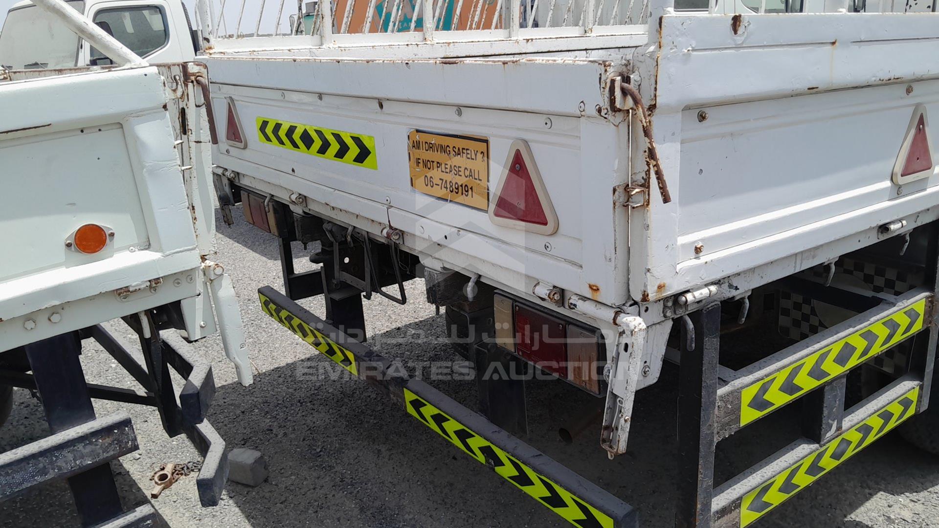 2005 ISUZU NPR VIN: JAMKP34G357P00276