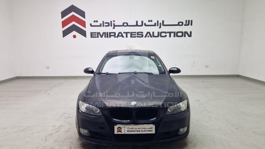 بي ام دبليو 335 اى 2008 — الزاوية الأمامية بالكامل — صورة 1