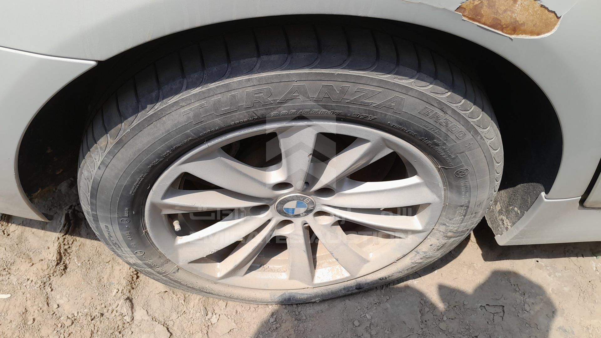 0 BMW 520 I VIN: WBA5A3101ED004865
