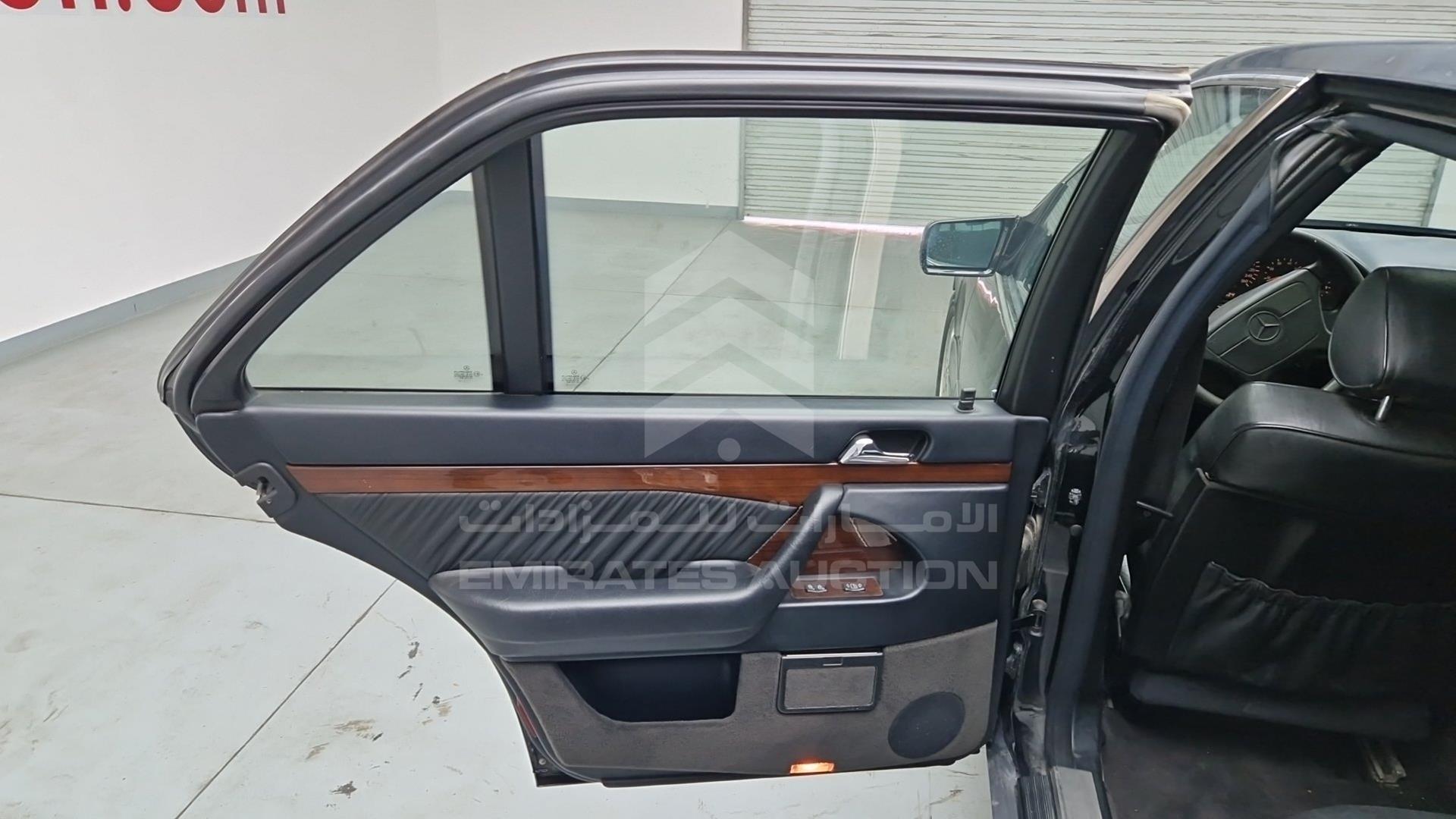 1995 MERCEDES S 320 VIN: WDBGA33E8SA277253