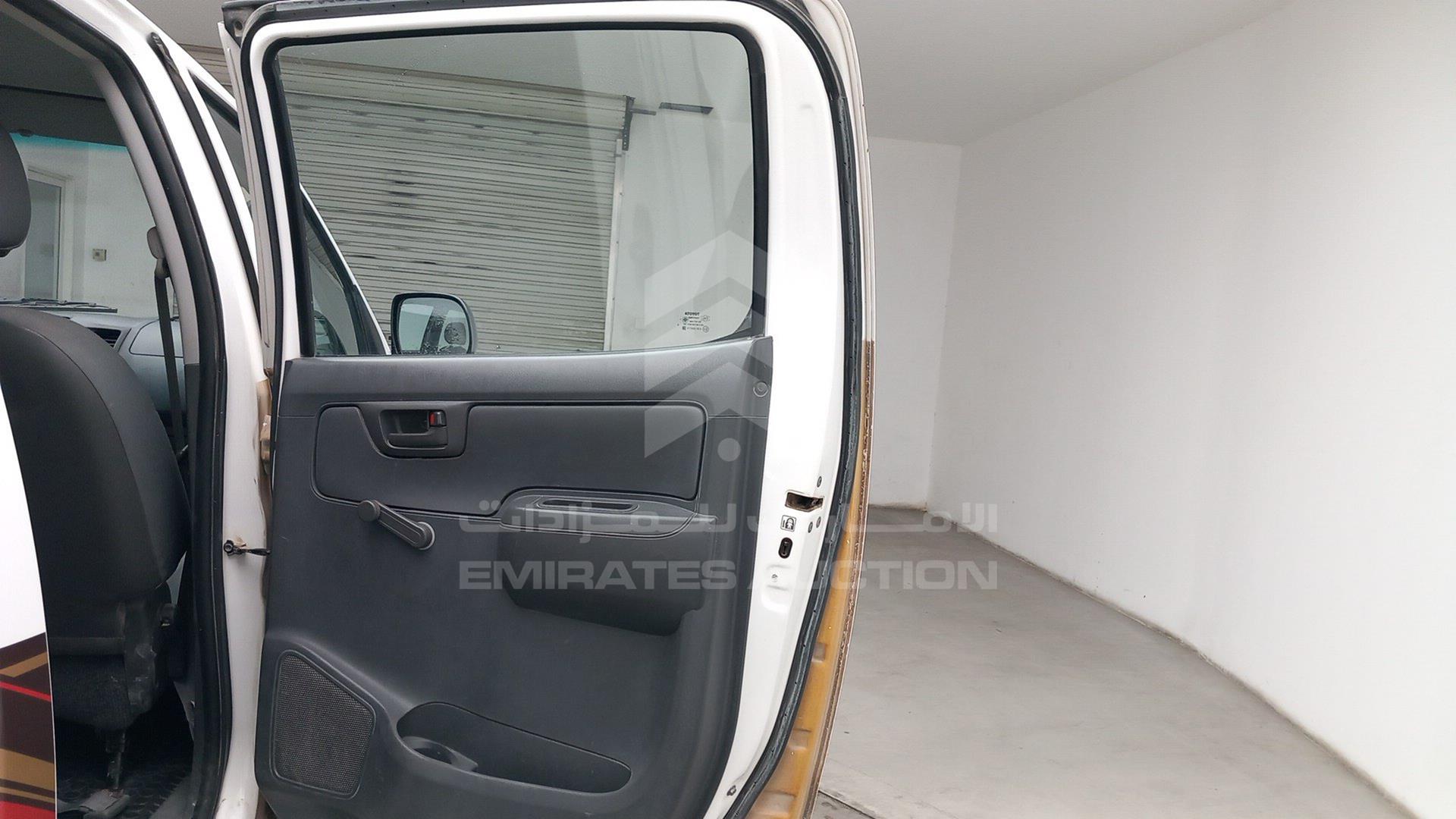 2013 TOYOTA HILUX VIN: MR0FX22G8D1360307