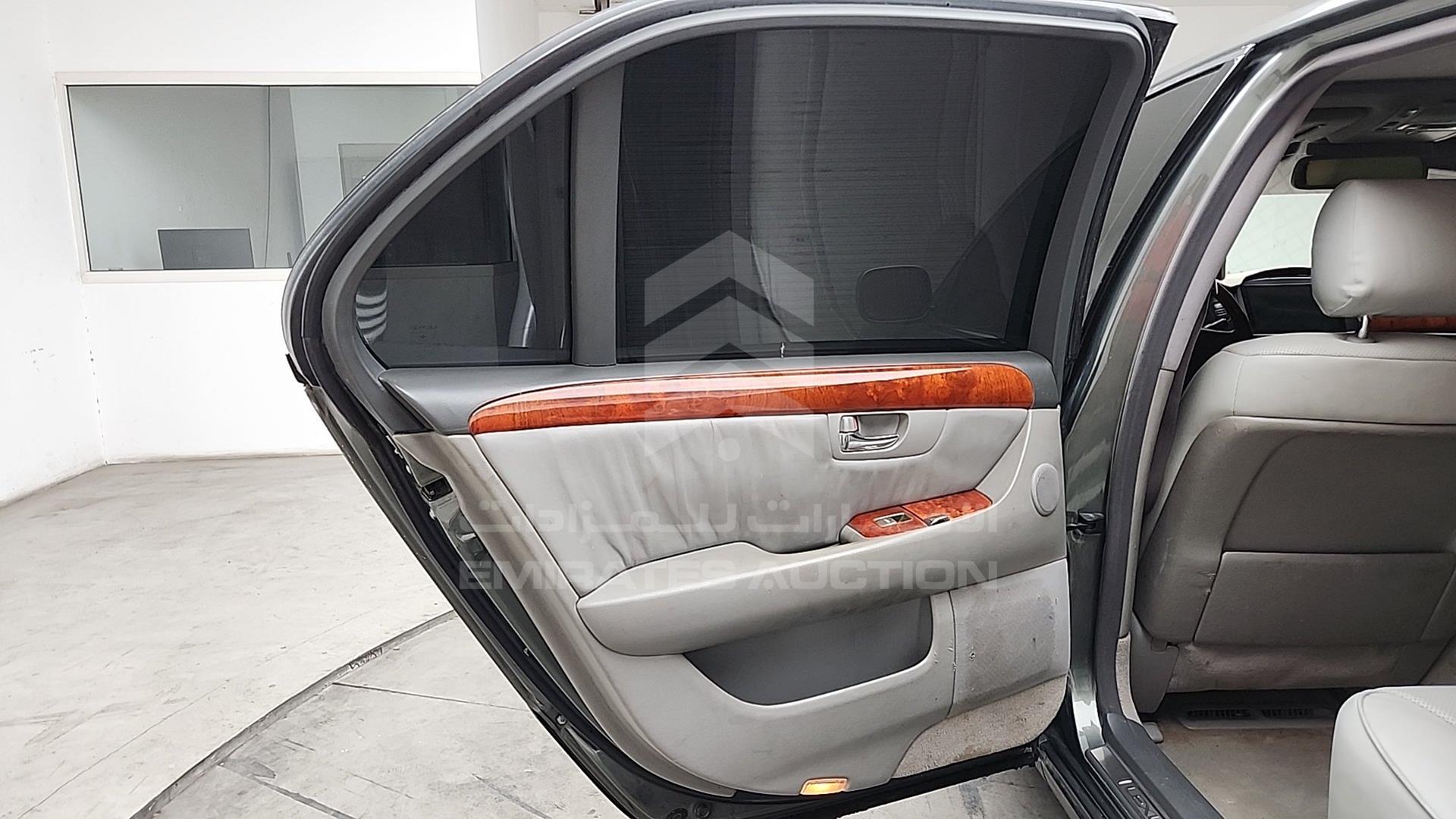 2004 LEXUS LS 430 VIN: JTHBN36F340136781