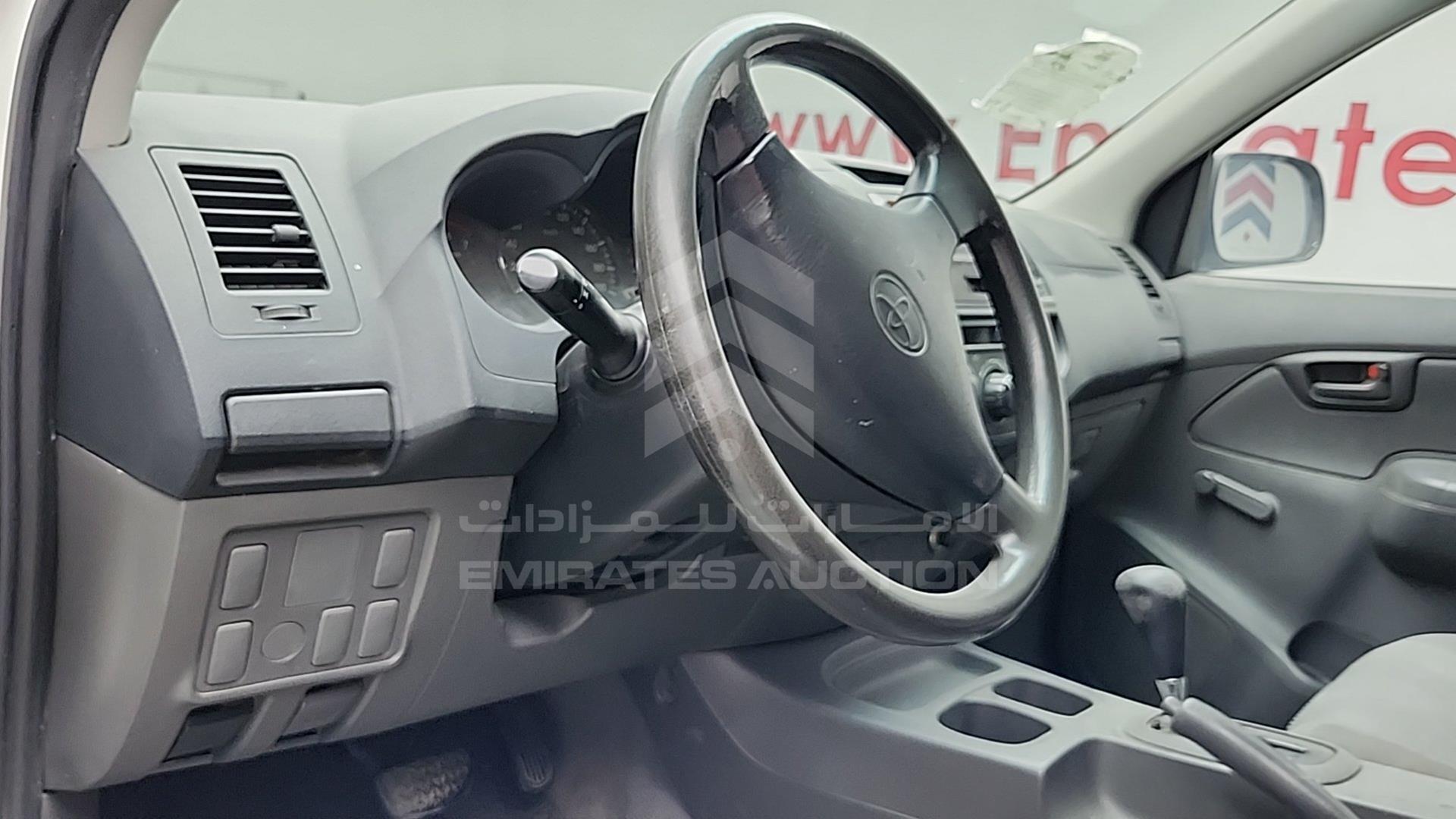 2014 TOYOTA HILUX VIN: MR0EX12G4E2349869