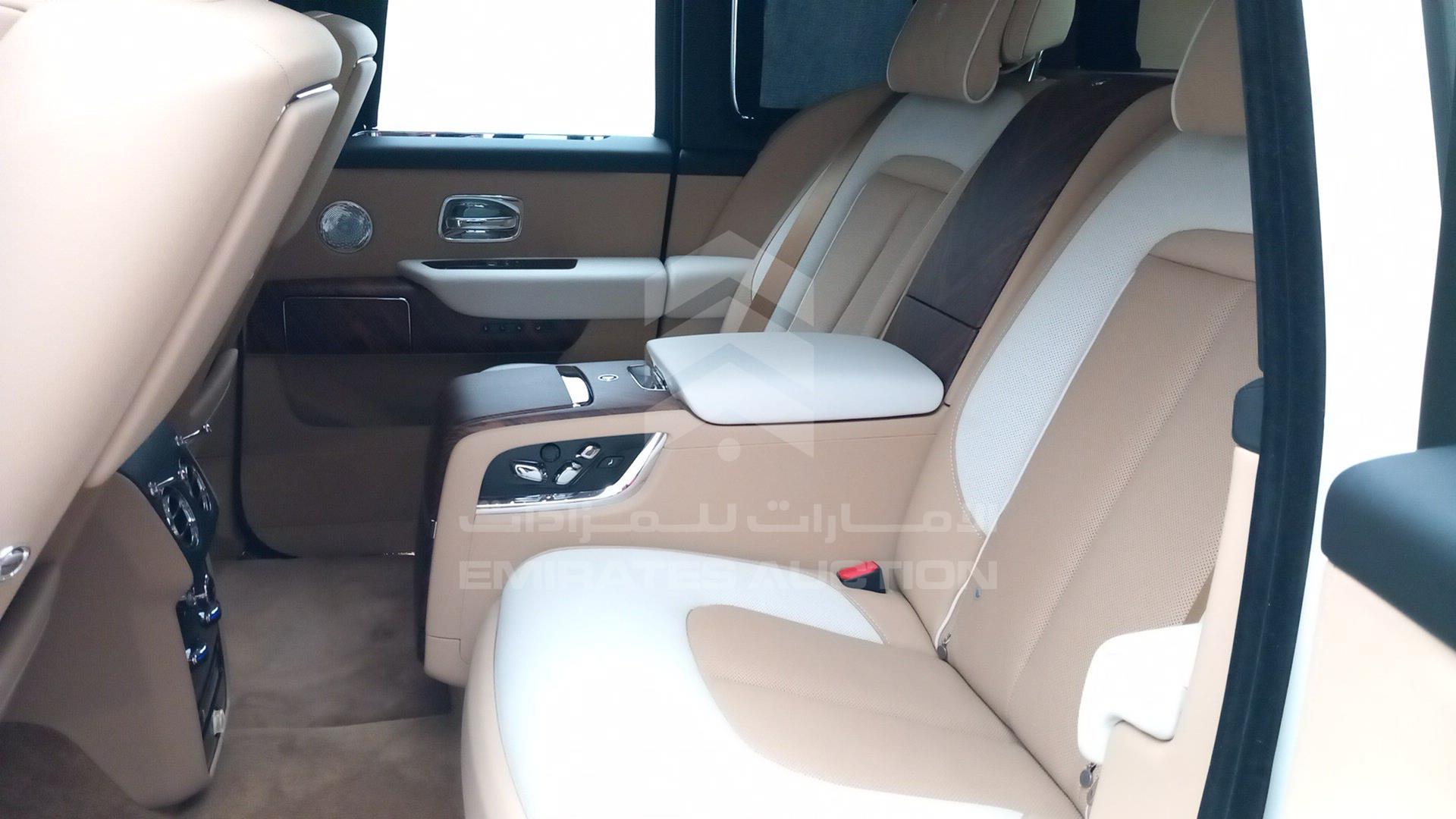 2020 ROLLS-ROYCE CULLINAN VIN: SLATV4A06LU111161