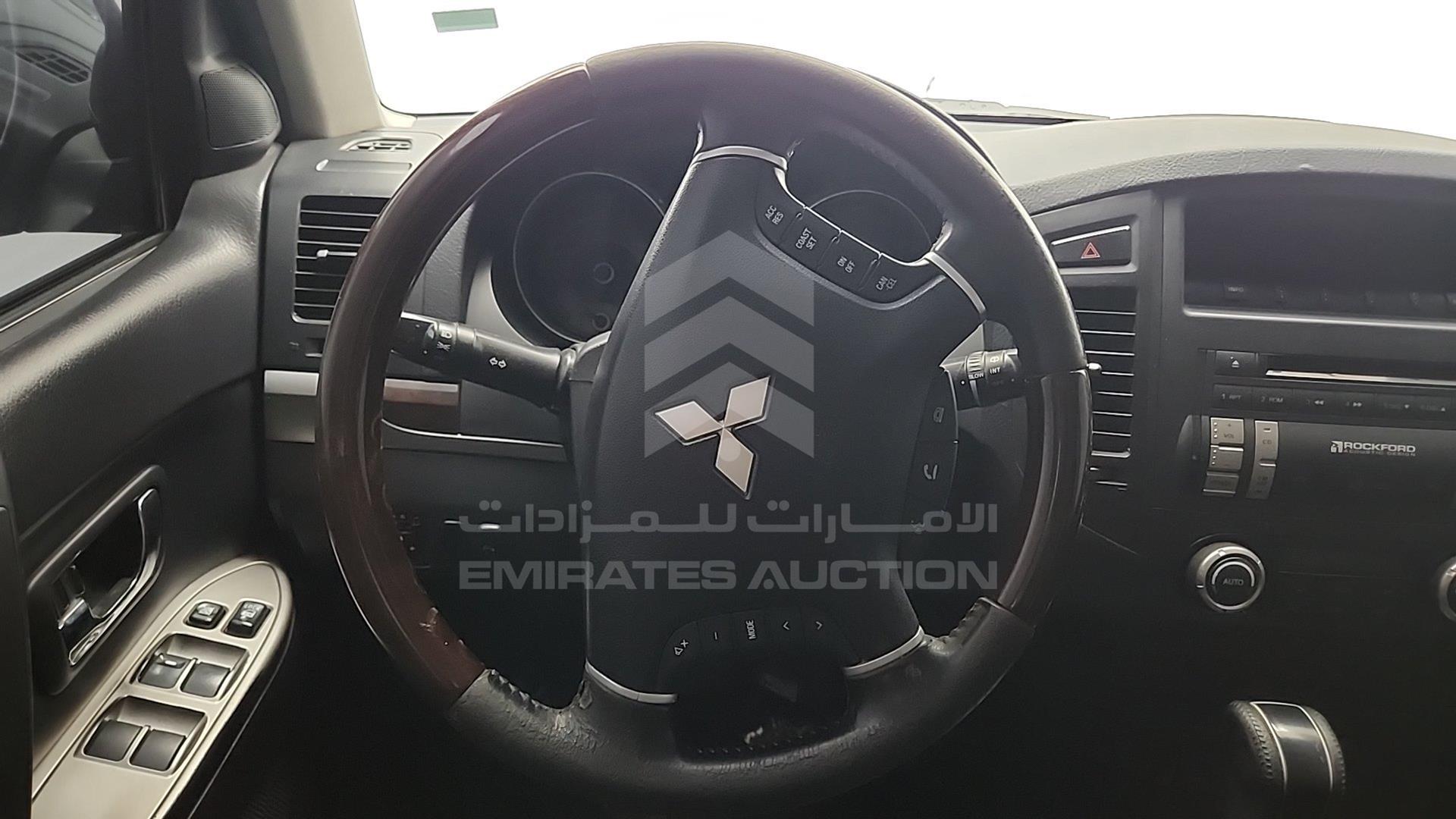 2012 MITSUBISHI PAJERO VIN: JMYLRV95WCJ703378