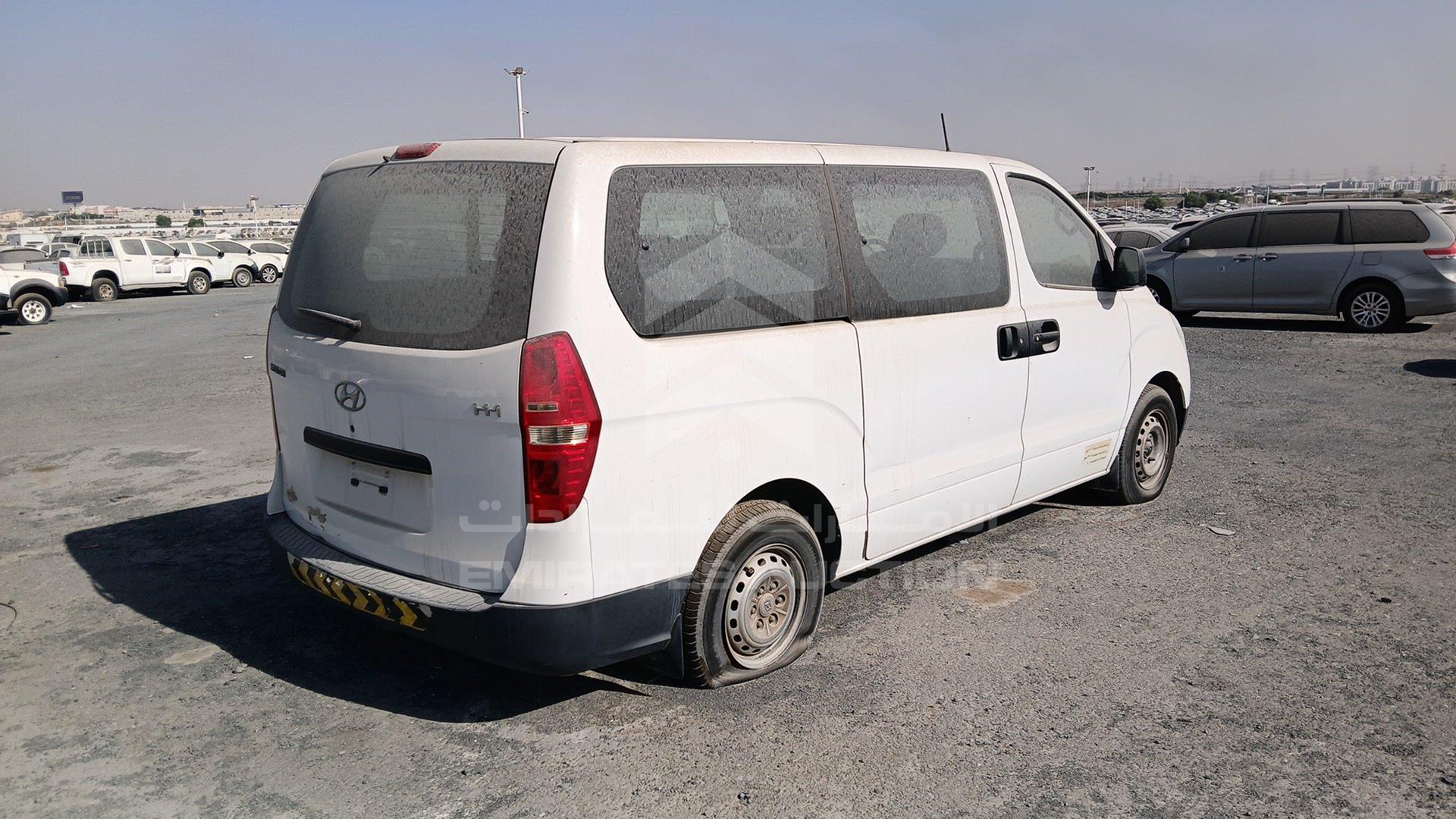 2014 HYUNDAI H1 VIN: KMHWG81RXEU558824
