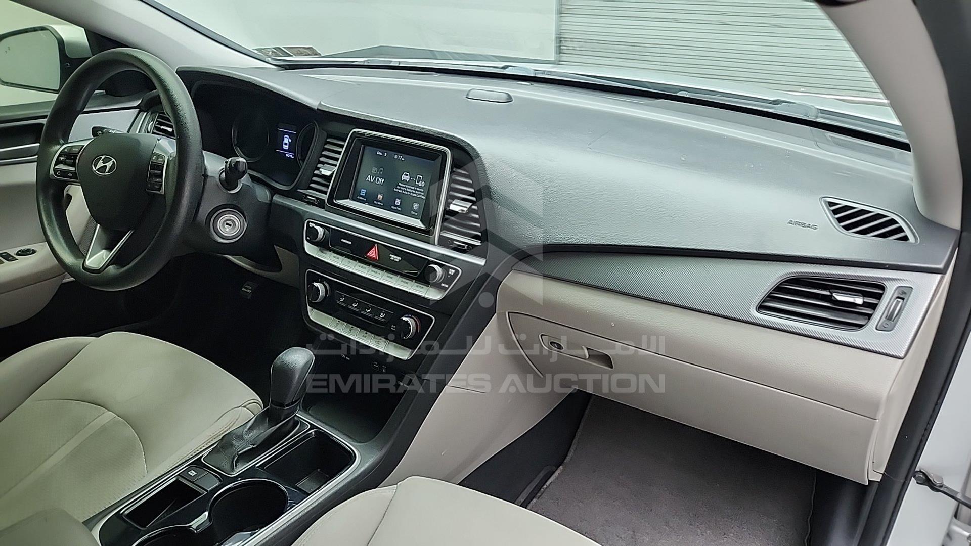 2018 HYUNDAI SONATA VIN: 5NPE24AF5JH680881