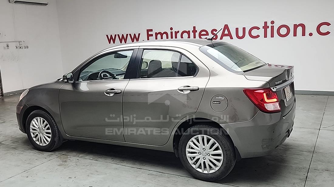 سوزوكي Dzire 2022 — الزاوية الخلفية اليسرى — صورة 6