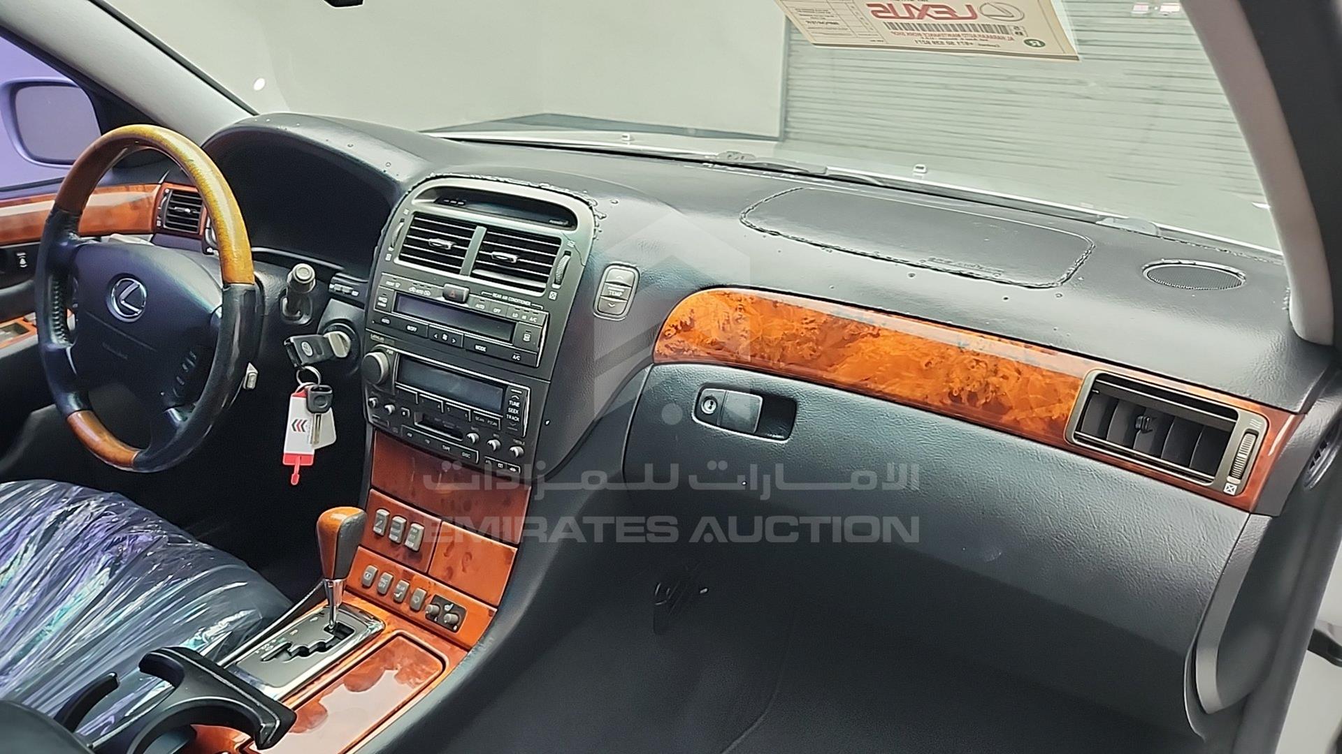 2005 LEXUS LS 430 VIN: JTHBN36F955000286