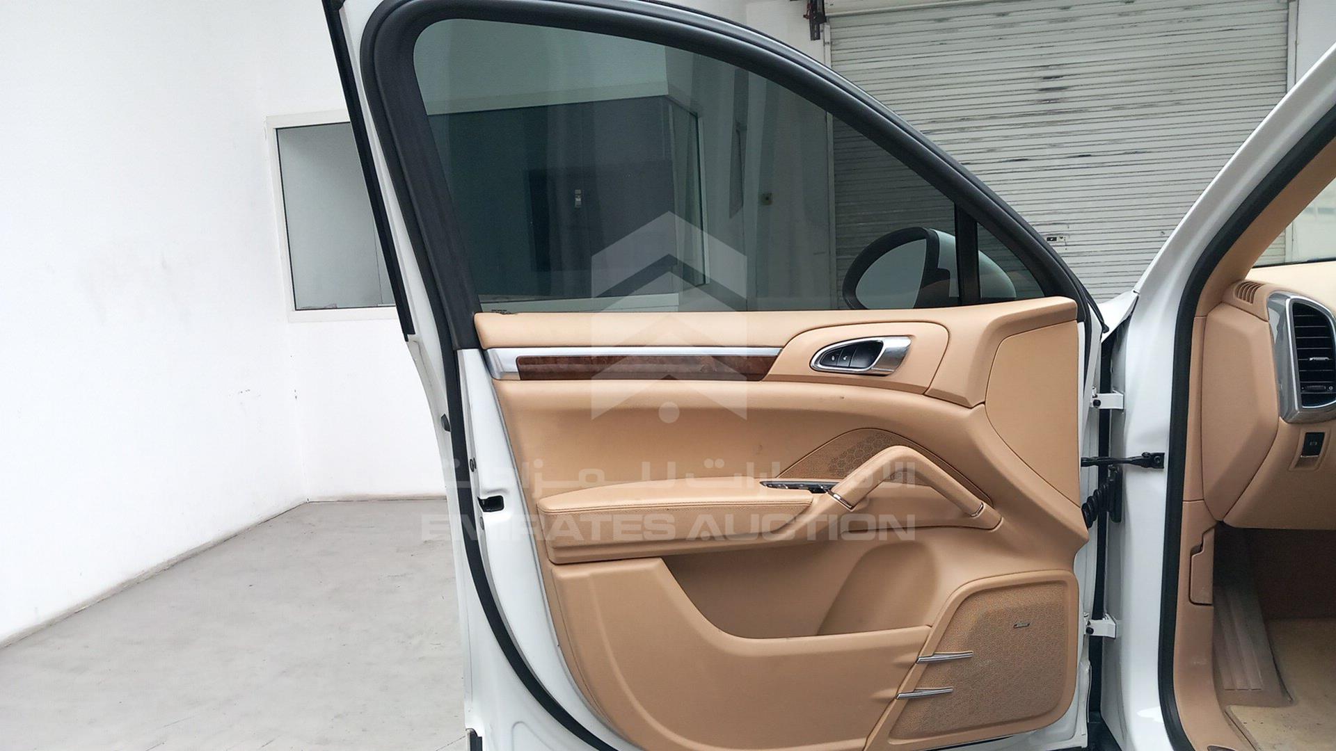 2013 PORSCHE CAYENNE VIN: WP1ZZZ92ZDLA83940