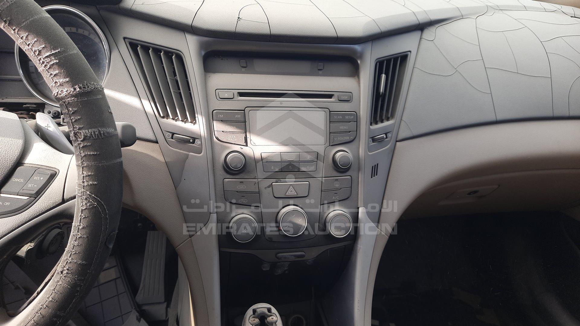 2014 HYUNDAI SONATA VIN: KMHEB41C5EA602180