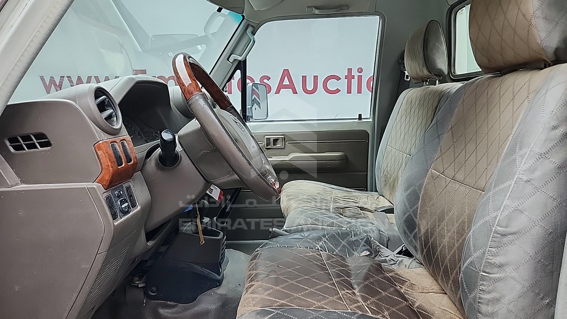 2012 TOYOTA LAND CRUISER VIN: JTFLU73J2C4522860