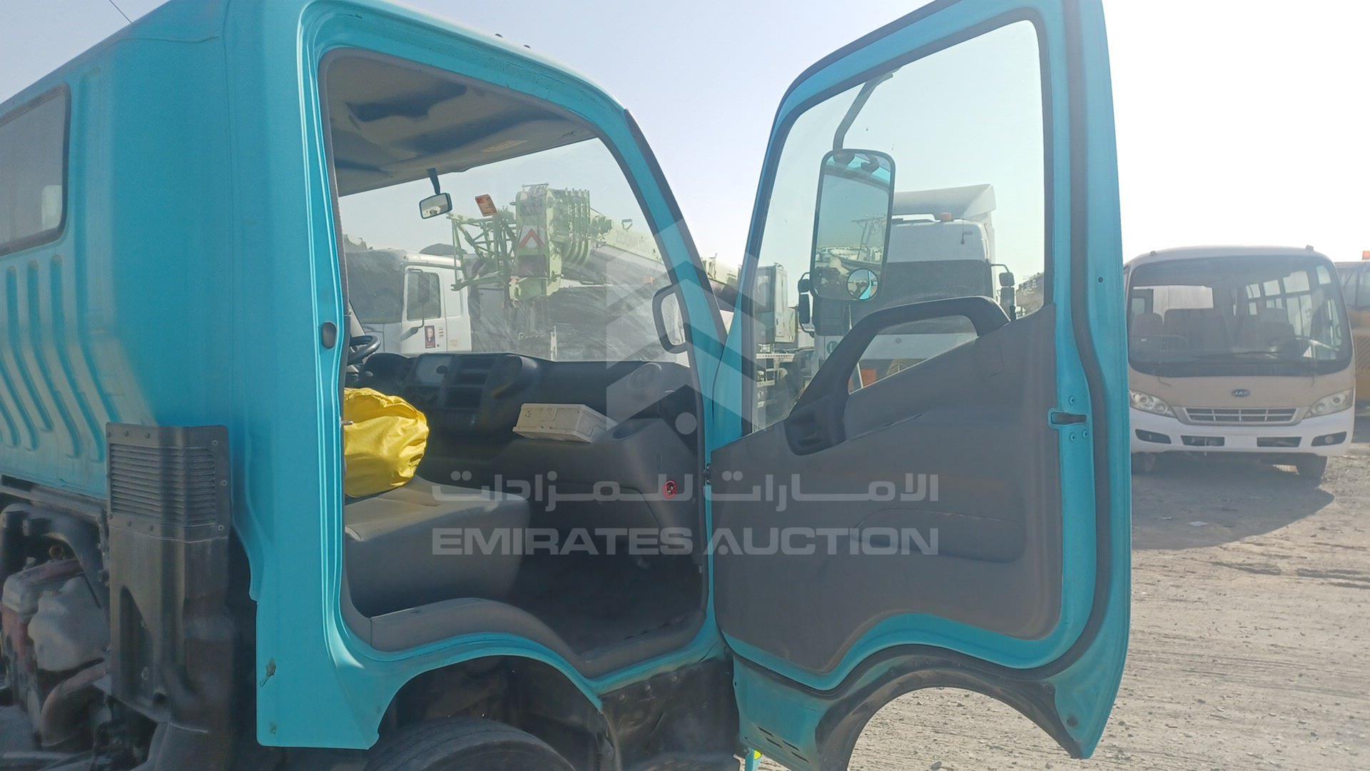 2020 HINO 300 VIN: JHHUCN1HOLK033175