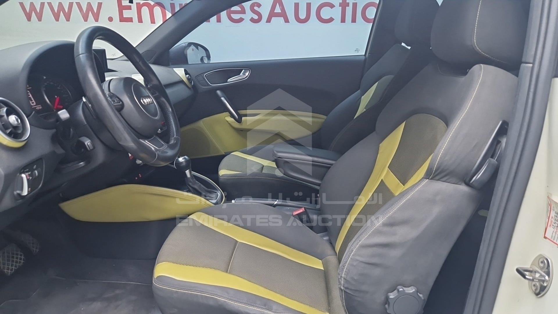 2011 AUDI A1 VIN: WAUAYA8X1BB069417