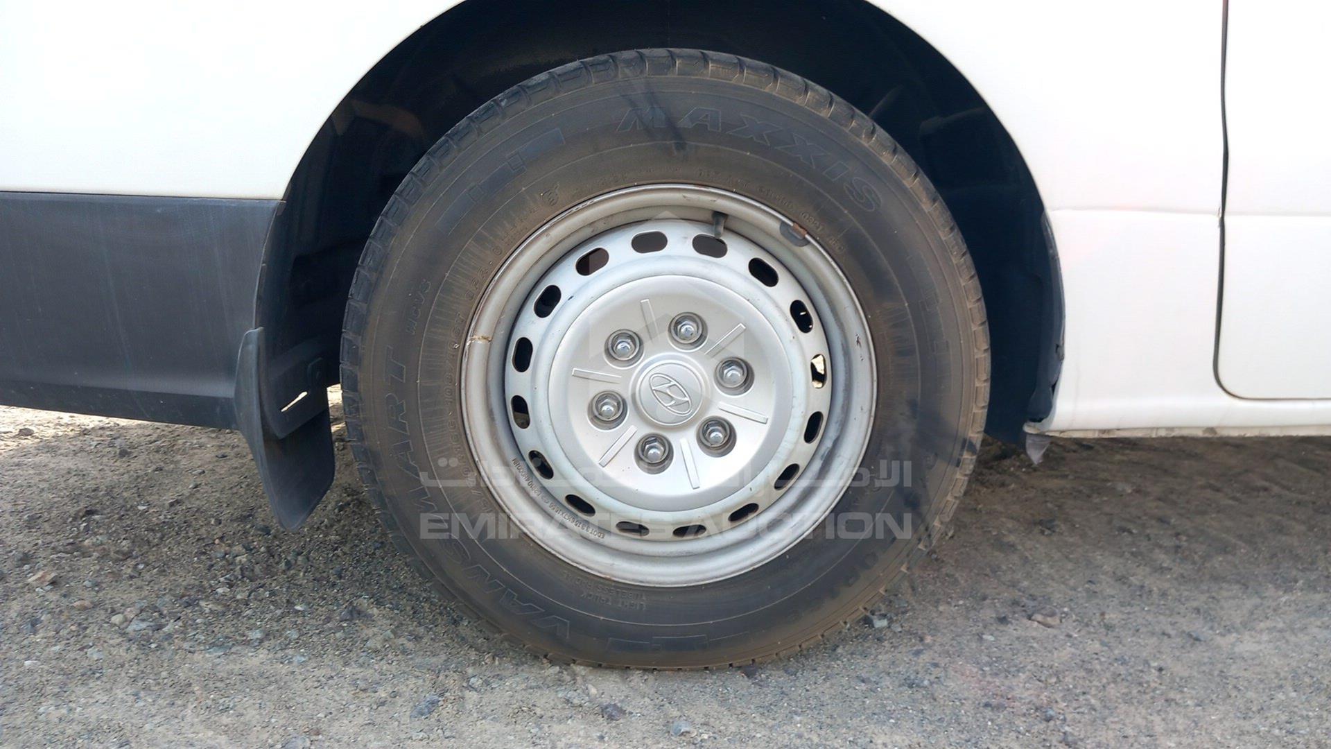 2016 HYUNDAI H1 VIN: KMJWA37RXGU725731