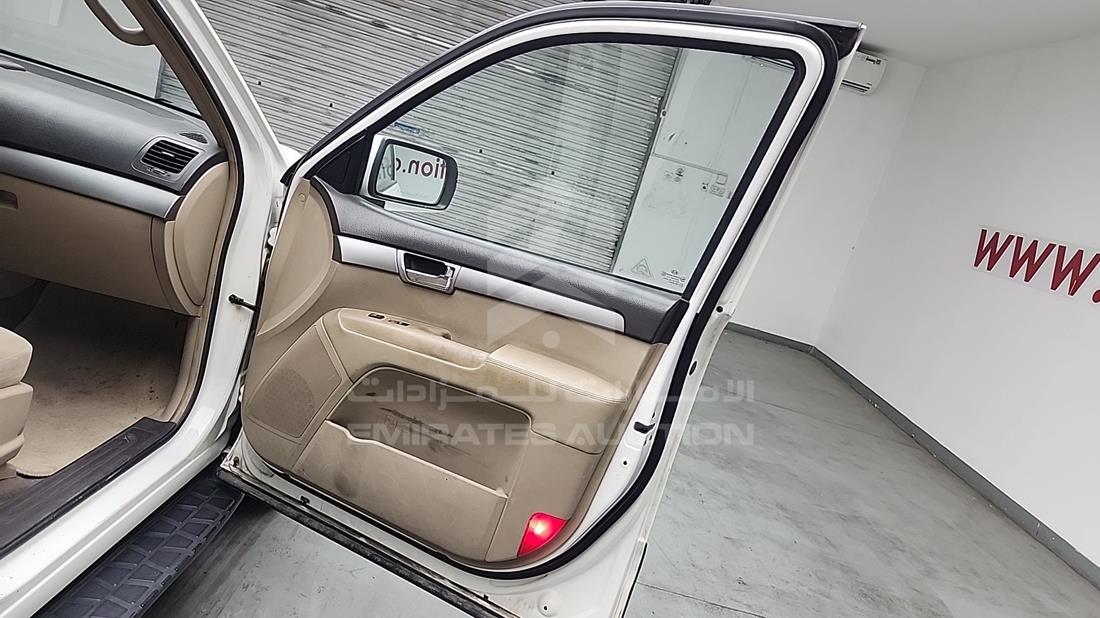 2012 Kia Mohave — Front Right Door — Photo 29