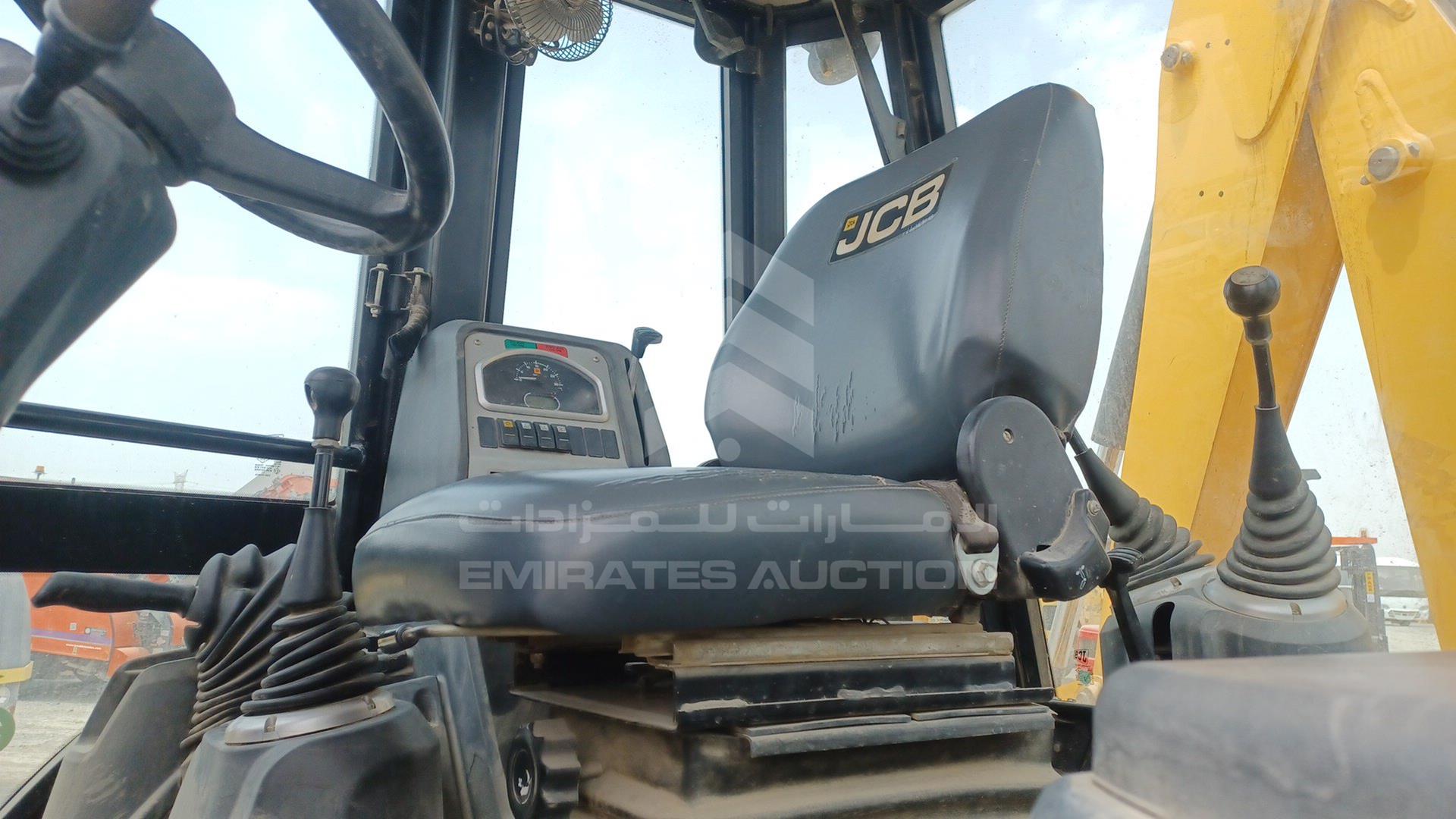 2017 JCB 3DX VIN: RAJ3DXSSH02938916