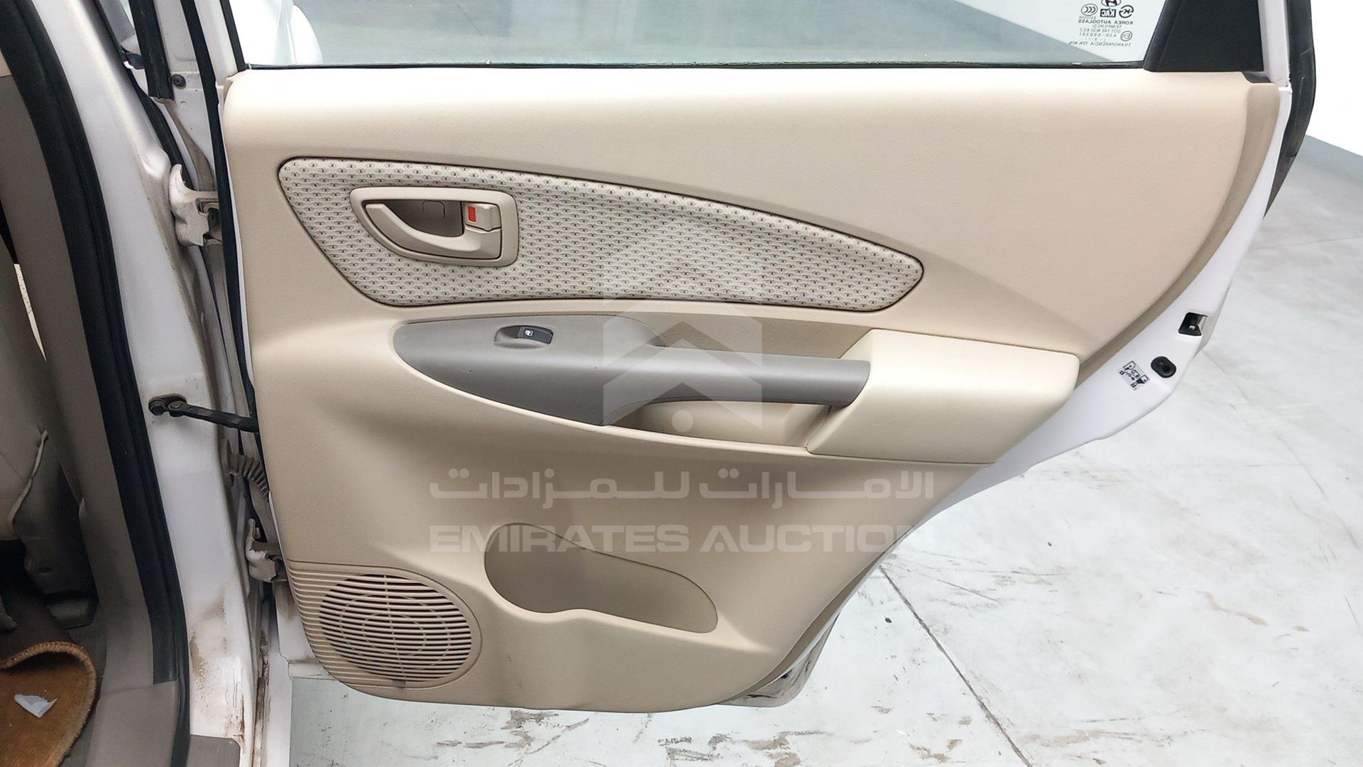 2009 HYUNDAI TUCSON VIN: KMHJM81D19U995429