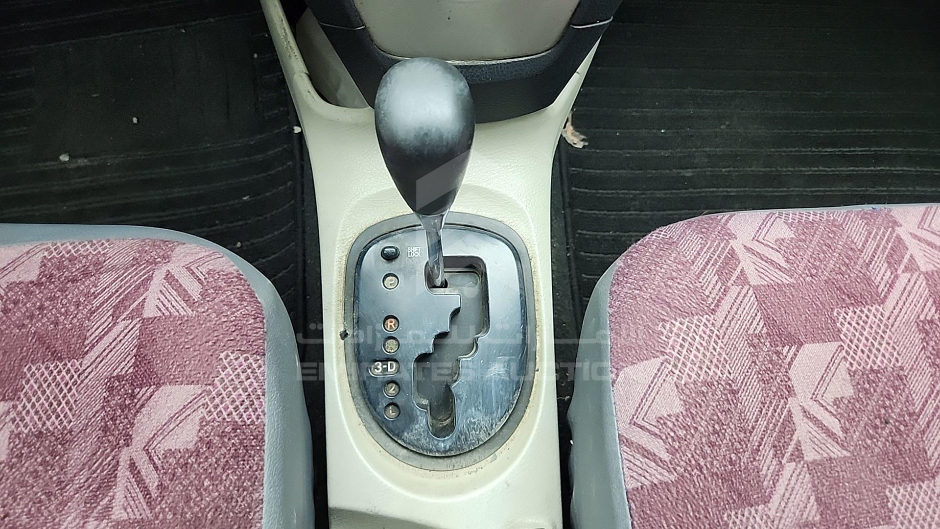 2008 TOYOTA YARIS VIN: JTDBW923681093552