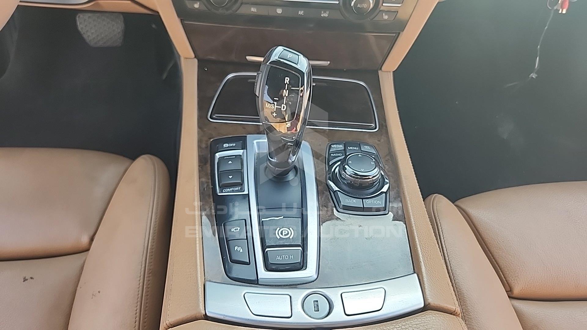 2013 BMW 750 VIN: WBAYE8101DD145934
