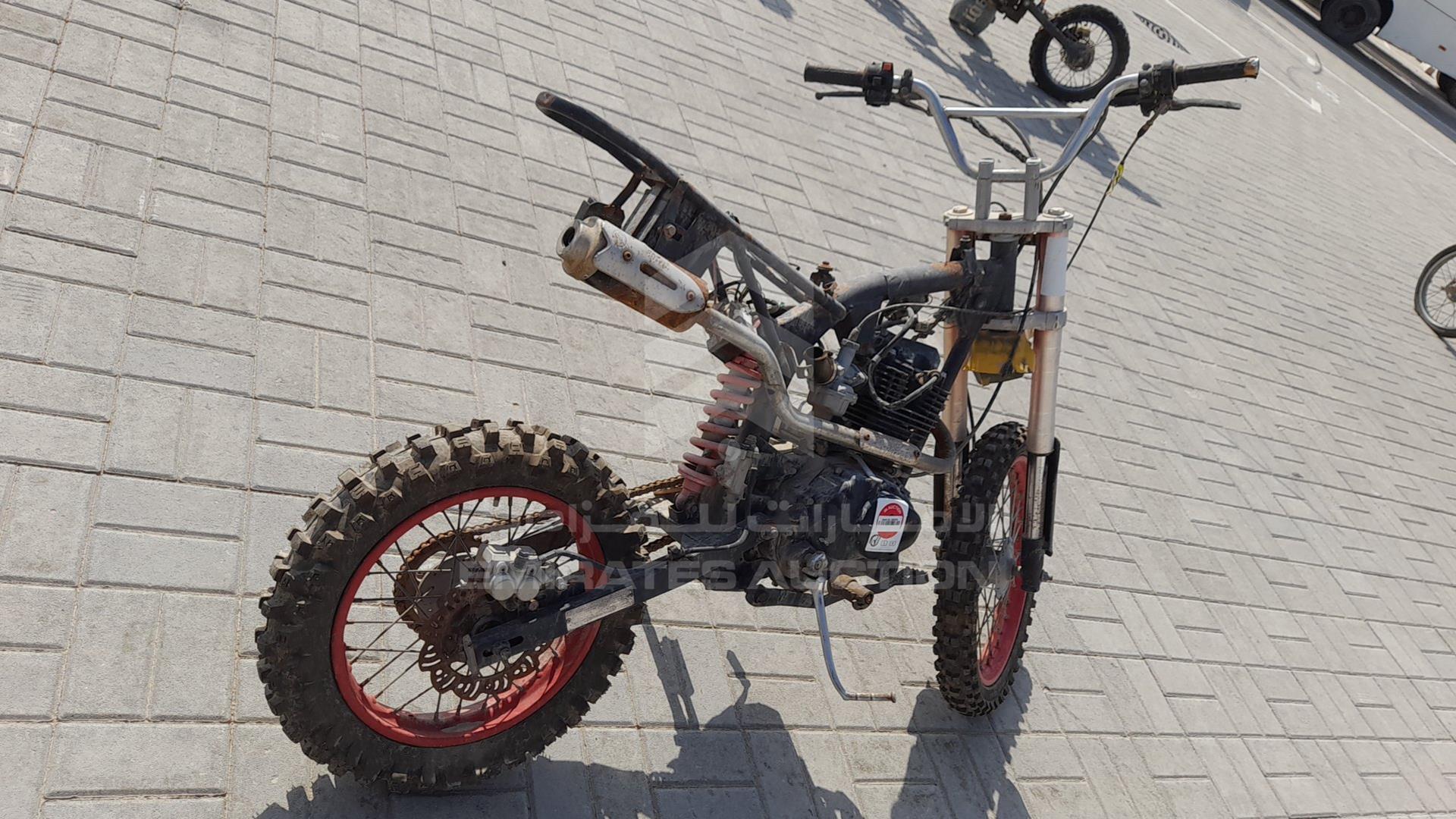 0 MOTORBIKE OFF ROAD VIN: LSD713E2015100083