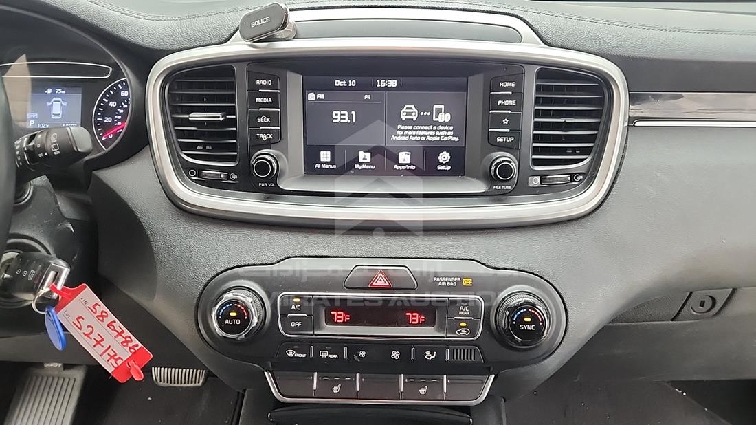 2019 Kia Sorento — Entertainment Systems & Camera Monitor & Navigation — Photo 19