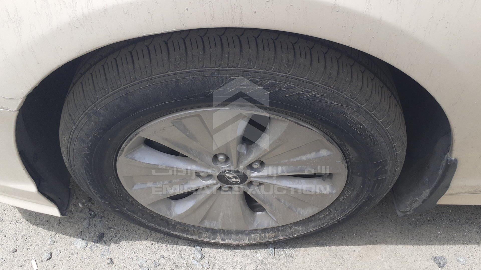 2019 HYUNDAI SONATA VIN: KMHE24130KA092672