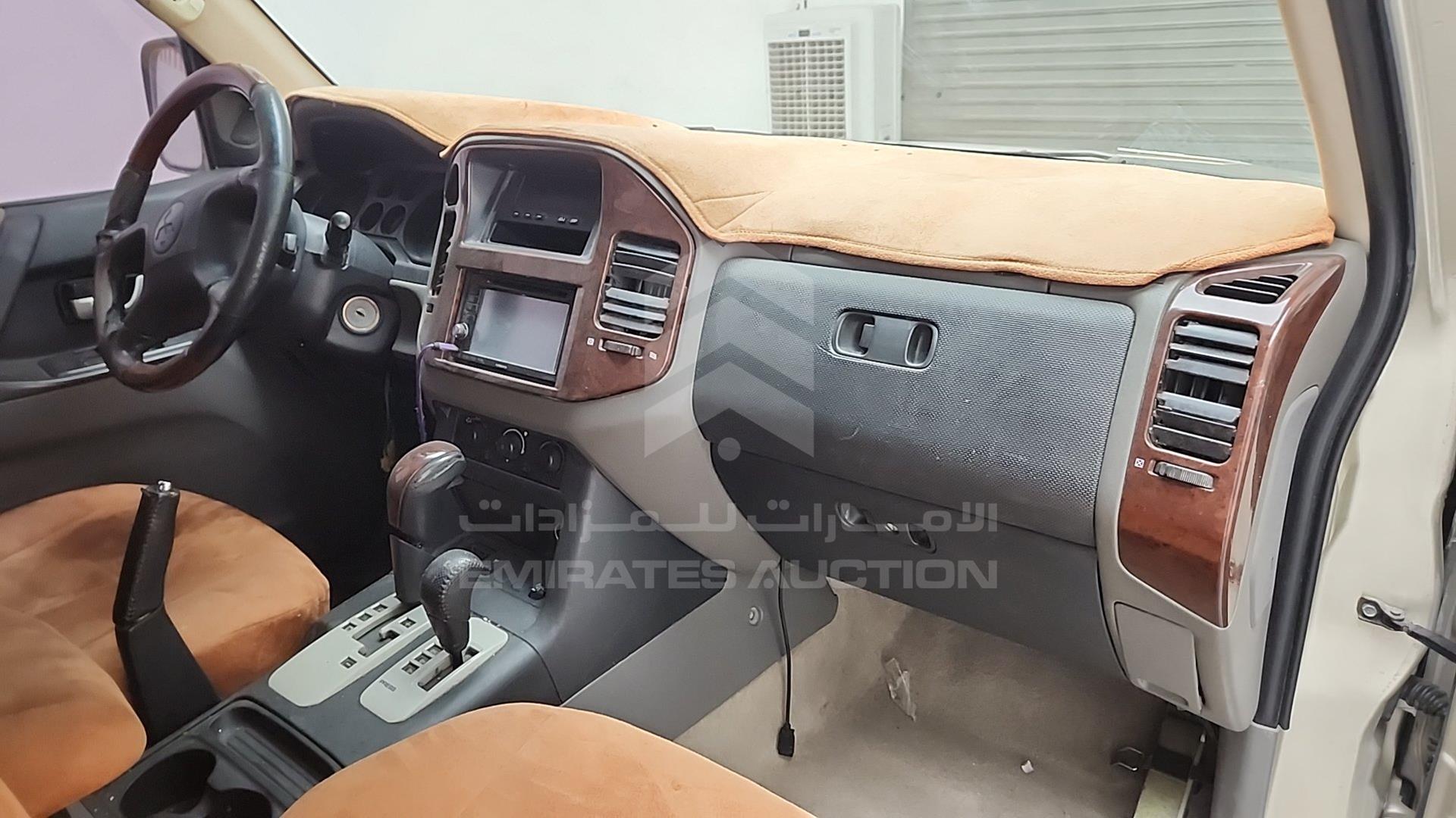 2007 MITSUBISHI PAJERO VIN: JMYLRV73W7J700766