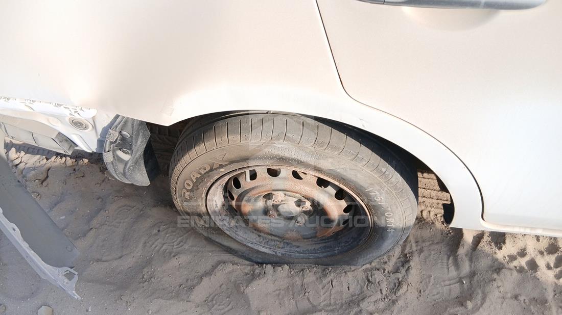 نيسان صني 2012 — الباب الخلفي الأيمن — صورة 30