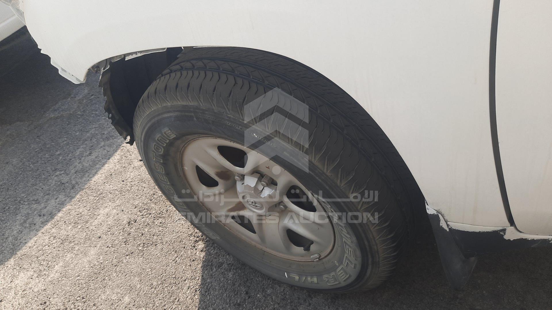 2011 TOYOTA LAND CRUISER VIN: JTMDU09J1B4033618