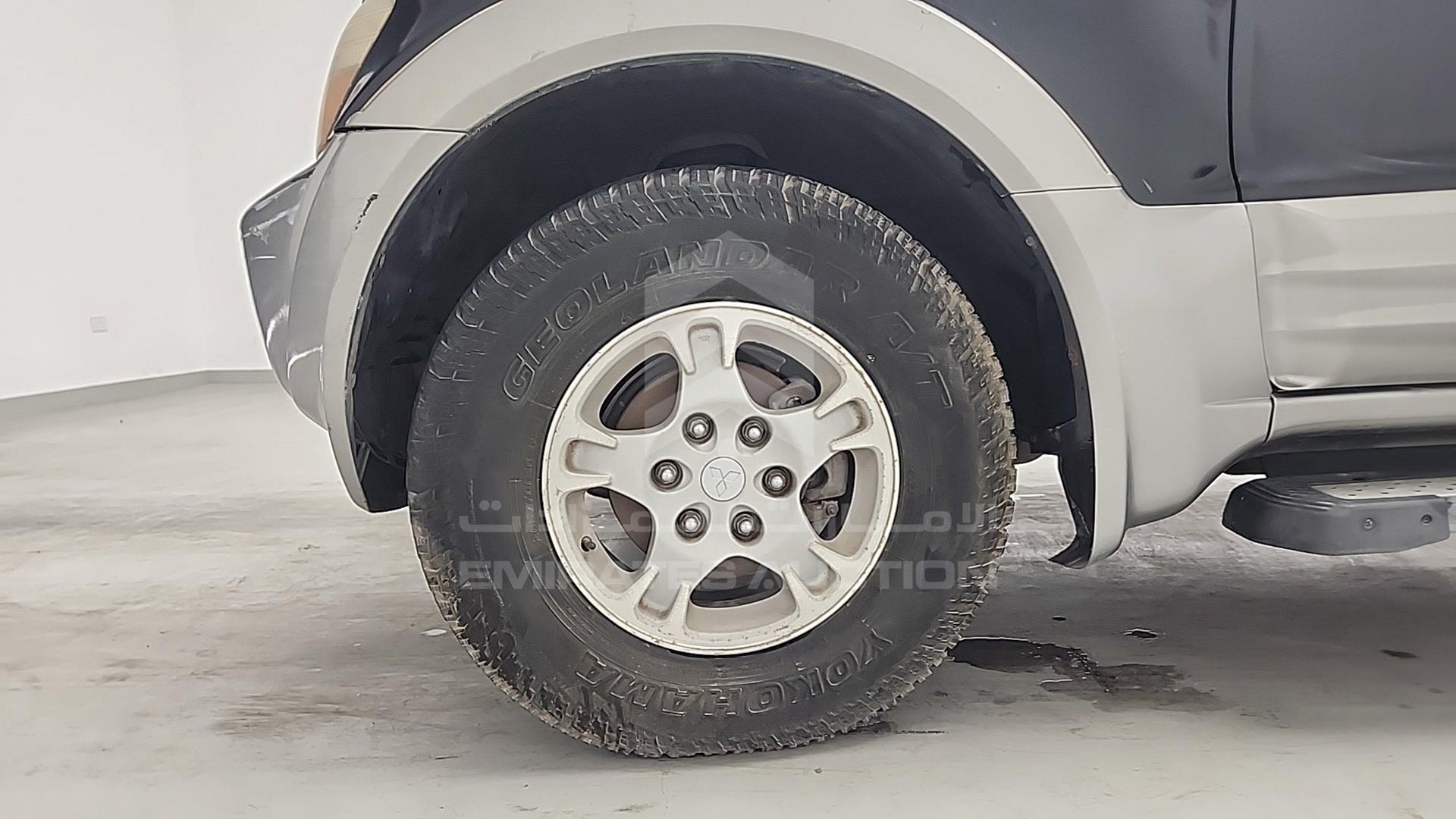 2002 MITSUBISHI PAJERO VIN: JMYLRV73W2J701499