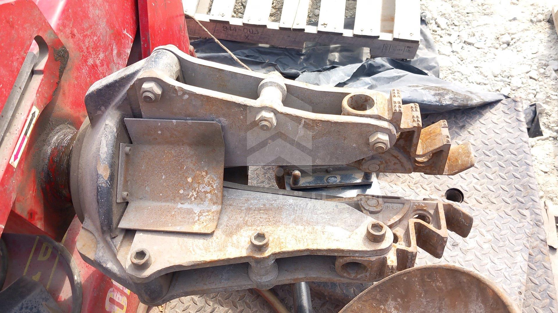 2009 UNDEFINED TIRE EQUIPMENT VIN: P02339
