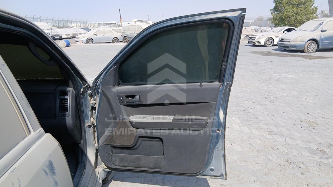 فورد اسكيب 2012 — الباب الأمامي الأيمن — صورة 24