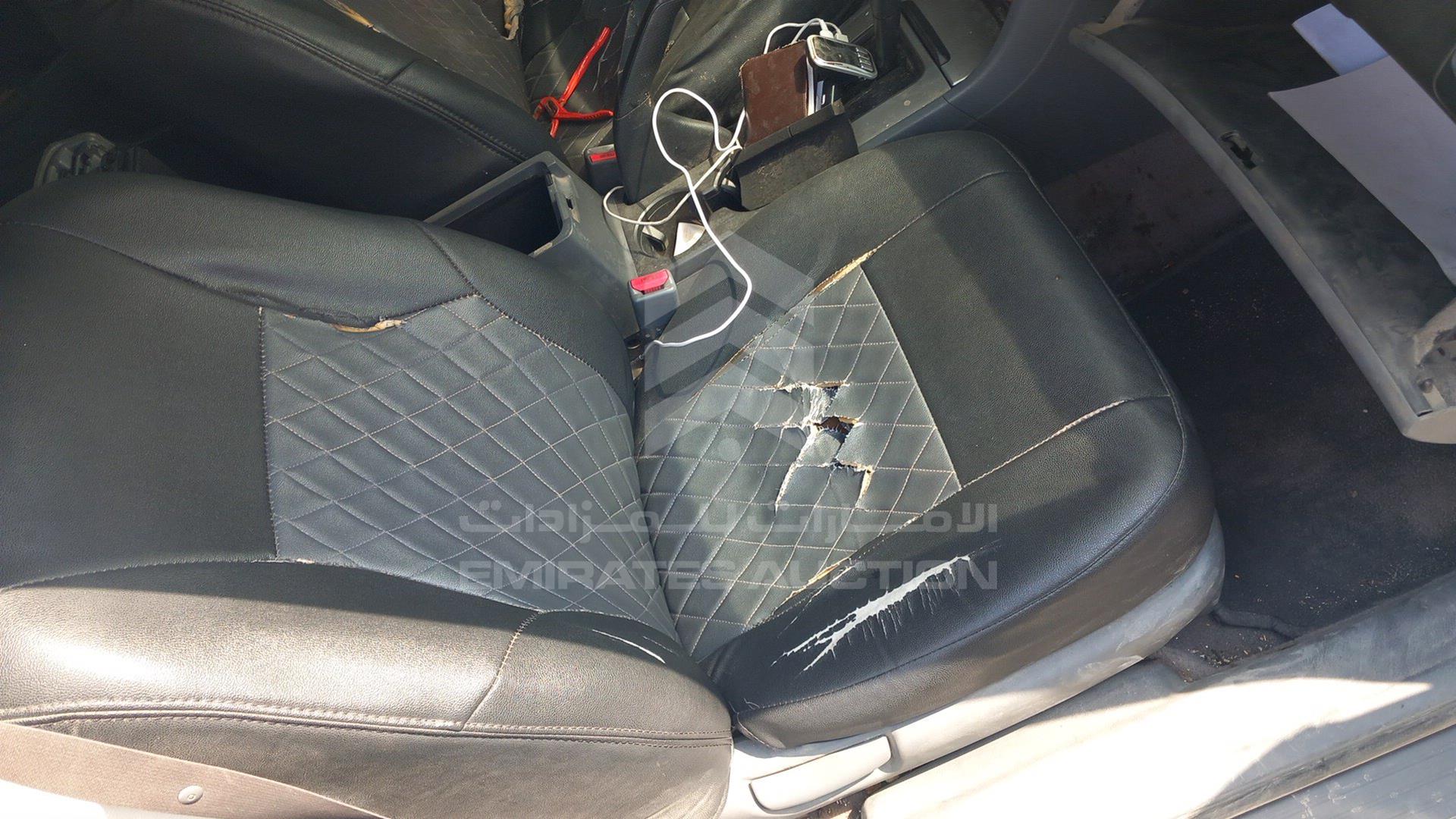 2004 HONDA ACCORD VIN: JHMCM56734C400916