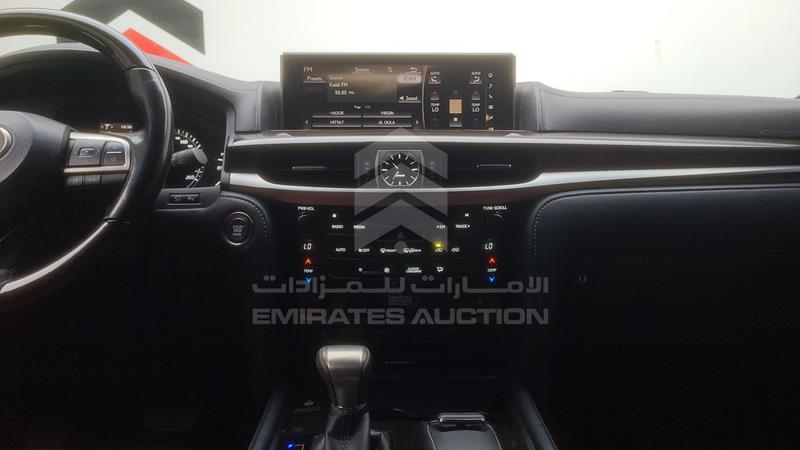 JTJHY00W1L4326058 Auction: EmiratesAuction Lot: 409451 JTJHY00W1L4326058 Lexus LX 570 2020 WHITE Photo 32