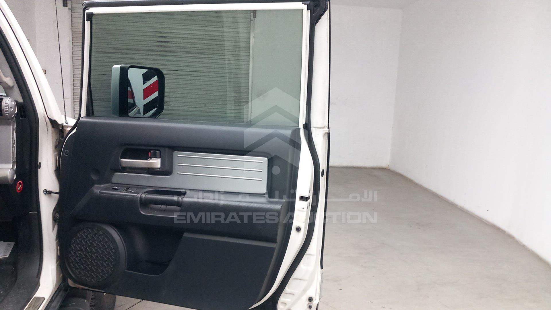2010 TOYOTA FJ CRUISER VIN: JTEBU11F7AK087211