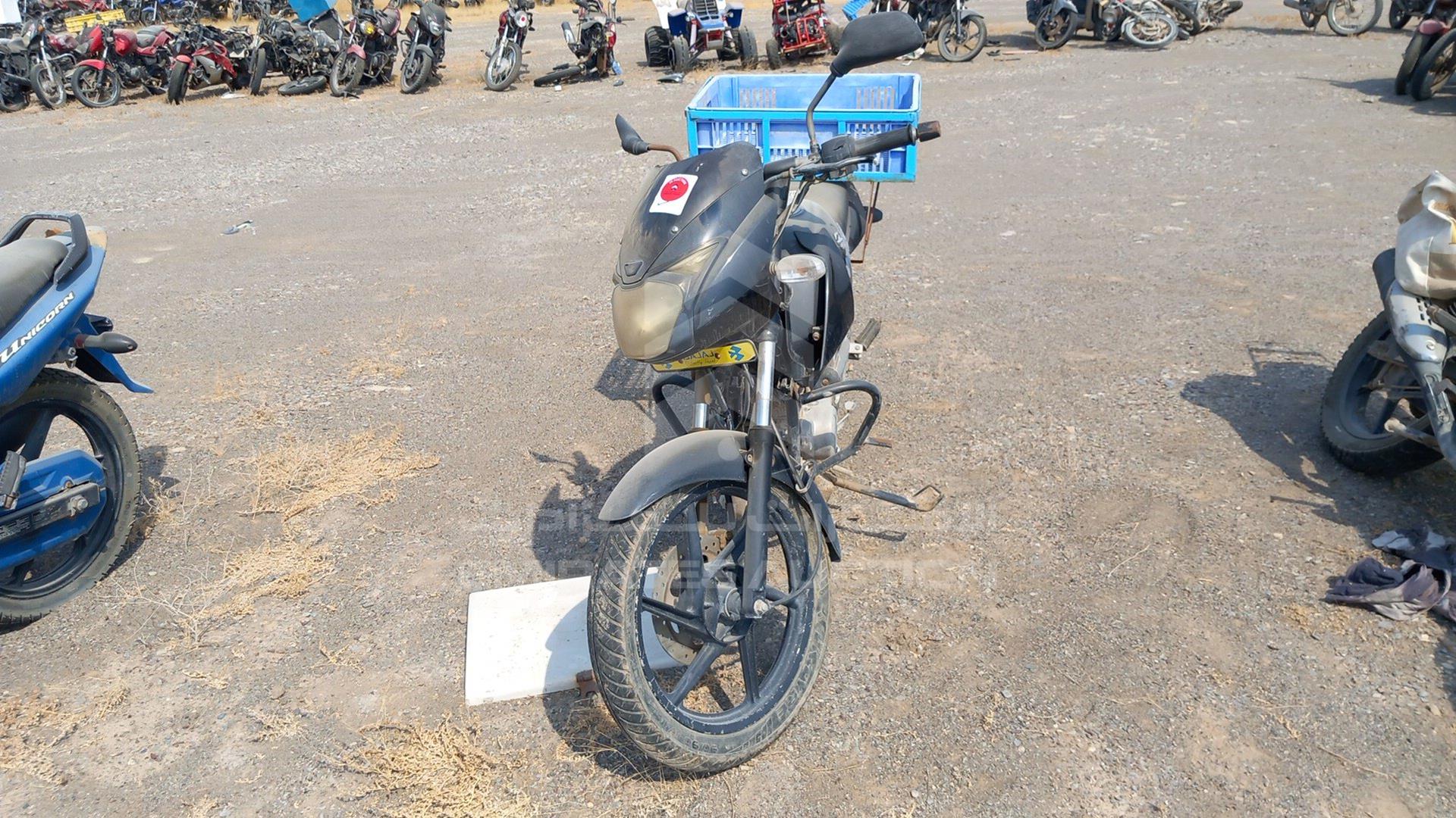 2014 BAJAJ 150 CC VIN: MD2A11CZ4ECK86730