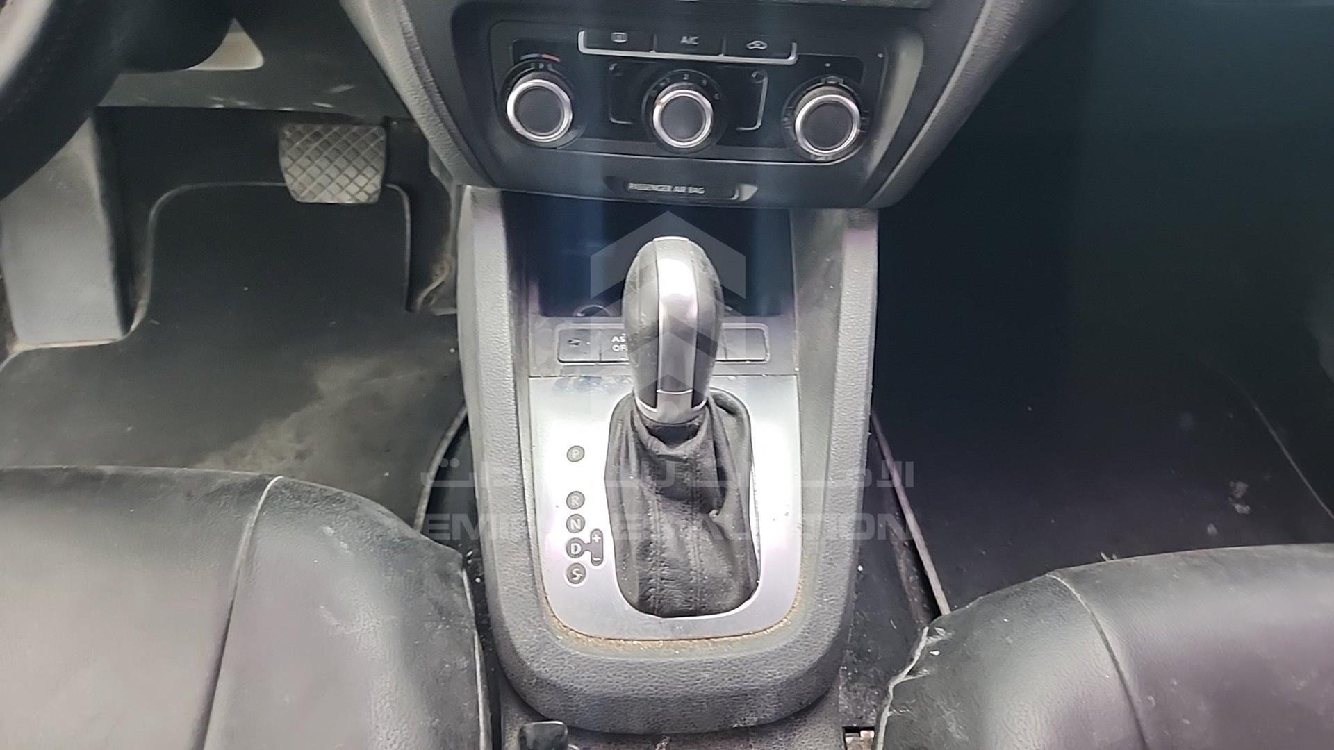 2014 VOLKSWAGEN JETTA VIN: WVWRV1AJ6EM240515