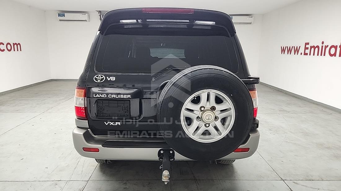 2002 Lexus LX 470 — Rear View — Photo 7