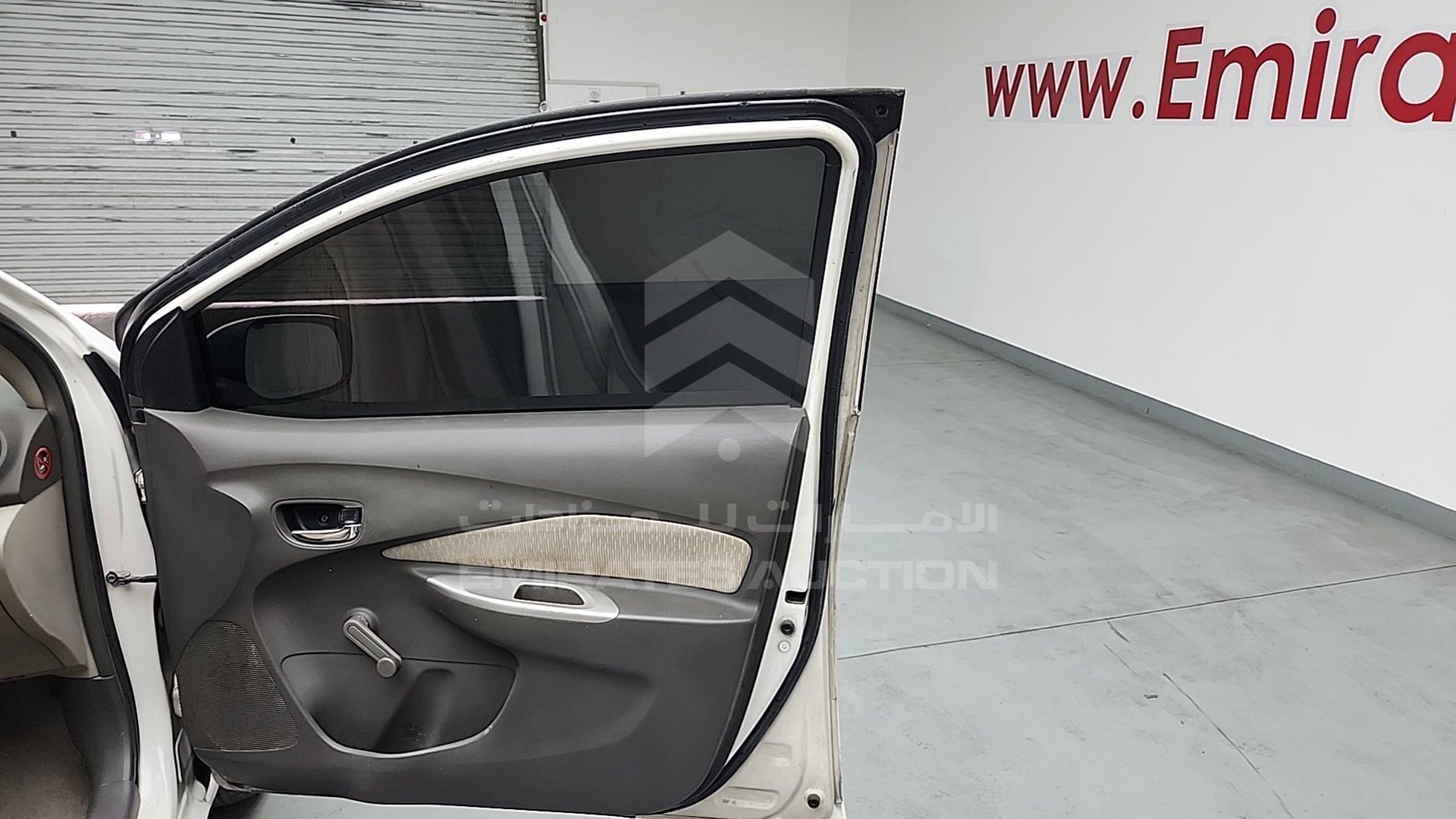 2009 TOYOTA YARIS VIN: JTDBW923194025708