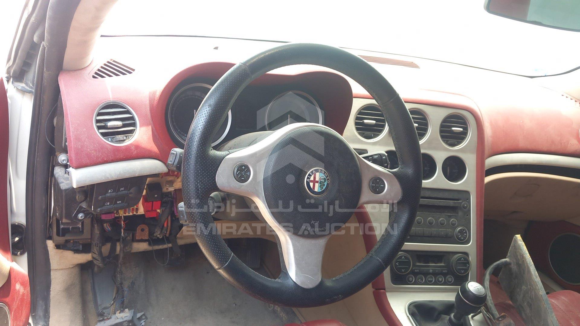 0 ALFA ROMEO --- VIN: ZAR93900005021104