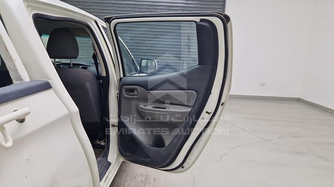 ميتسوبيشي L 200 2016 — الباب الخلفي الأيمن — صورة 30