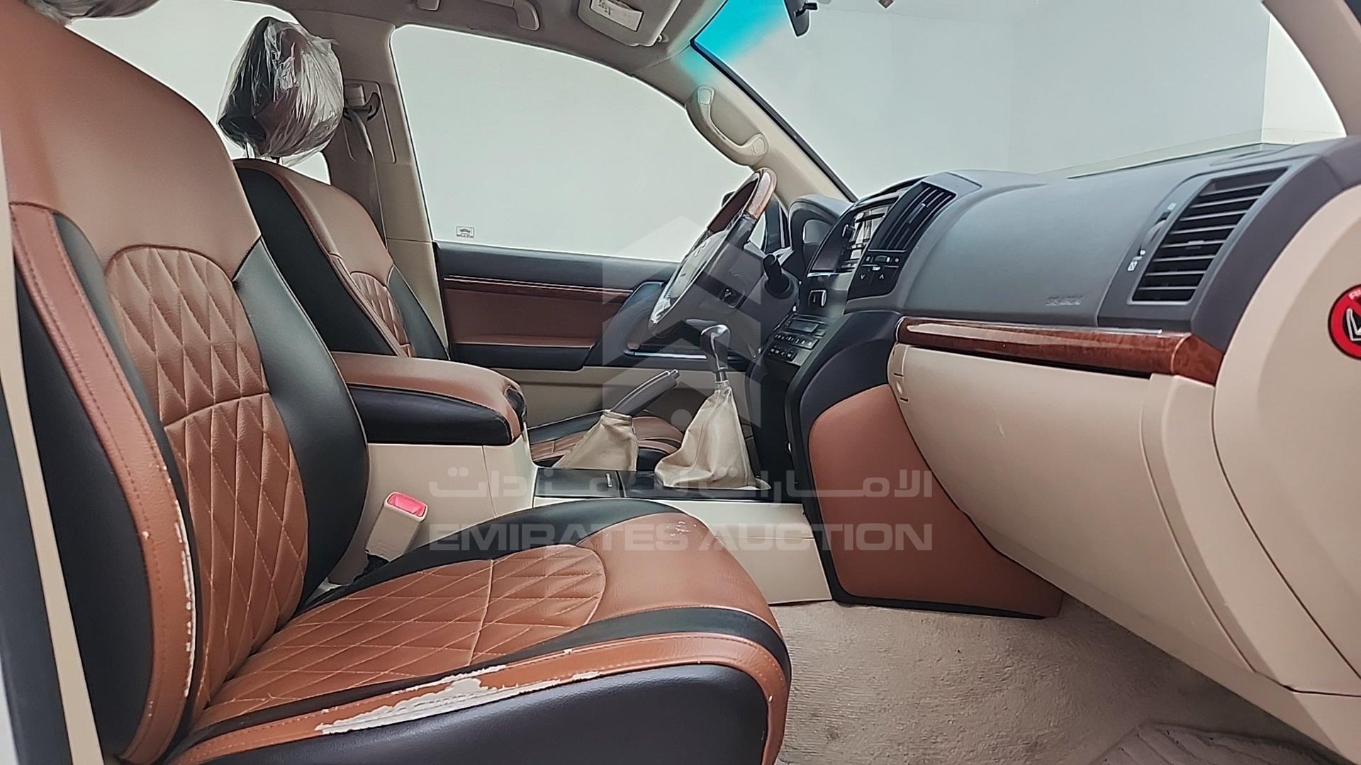 2015 TOYOTA LAND CRUISER VIN: JTMHU09J3F5097838