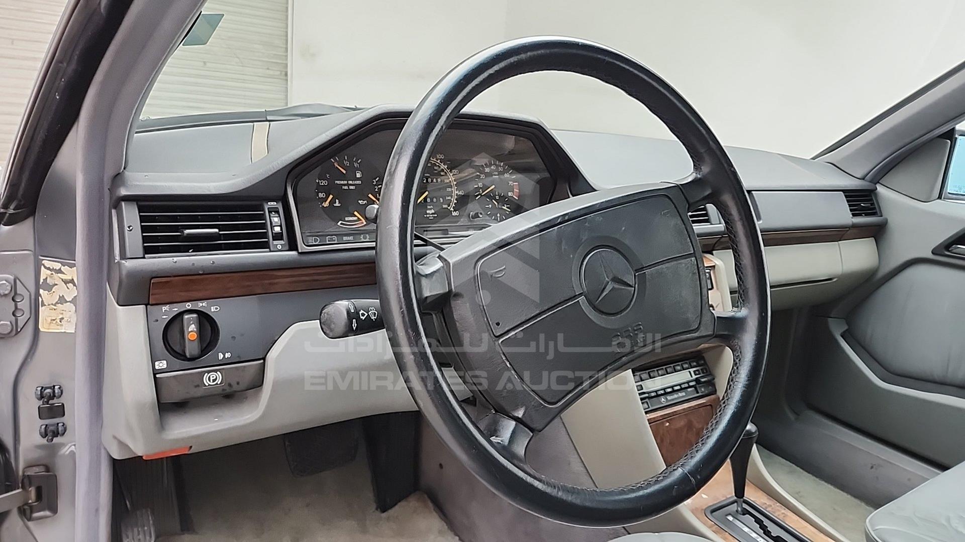 1990 MERCEDES CE 300 VIN: WDBEA51D6LB147139