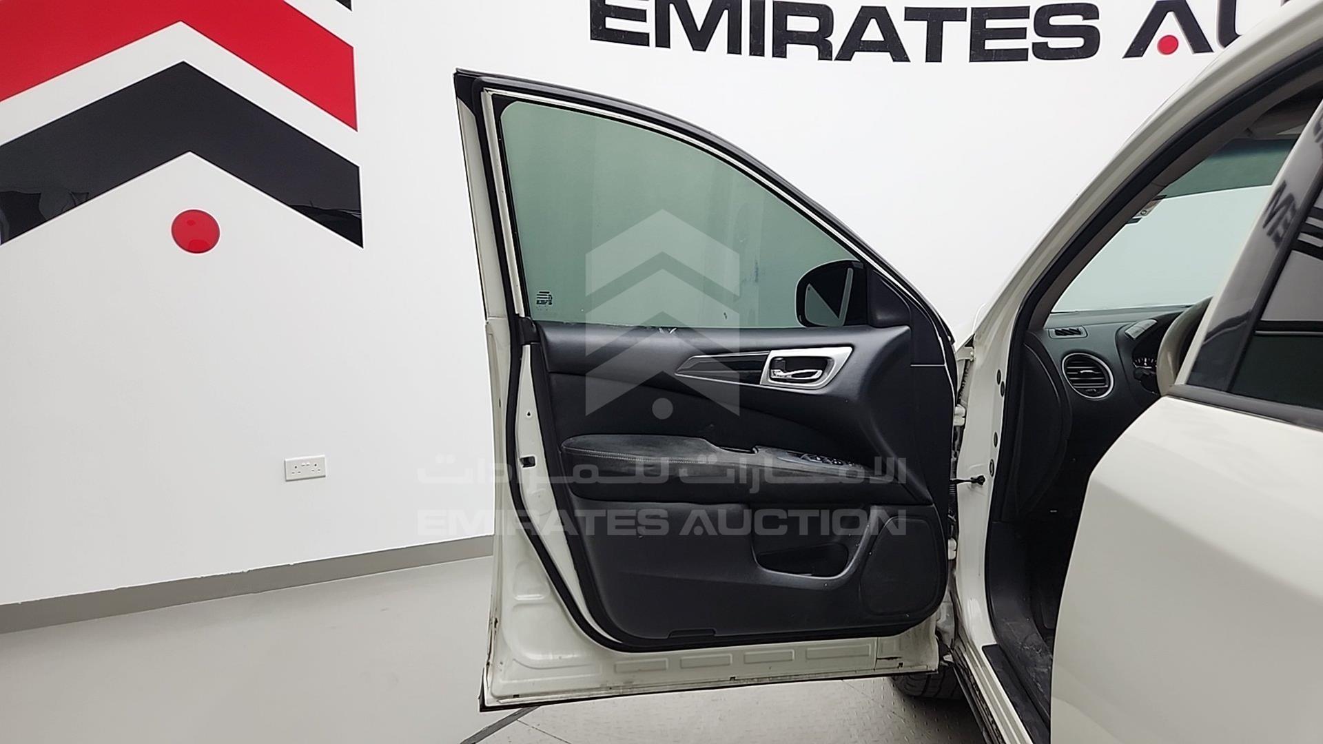2015 NISSAN PATHFINDER VIN: 5N1AR2MN2FC708216
